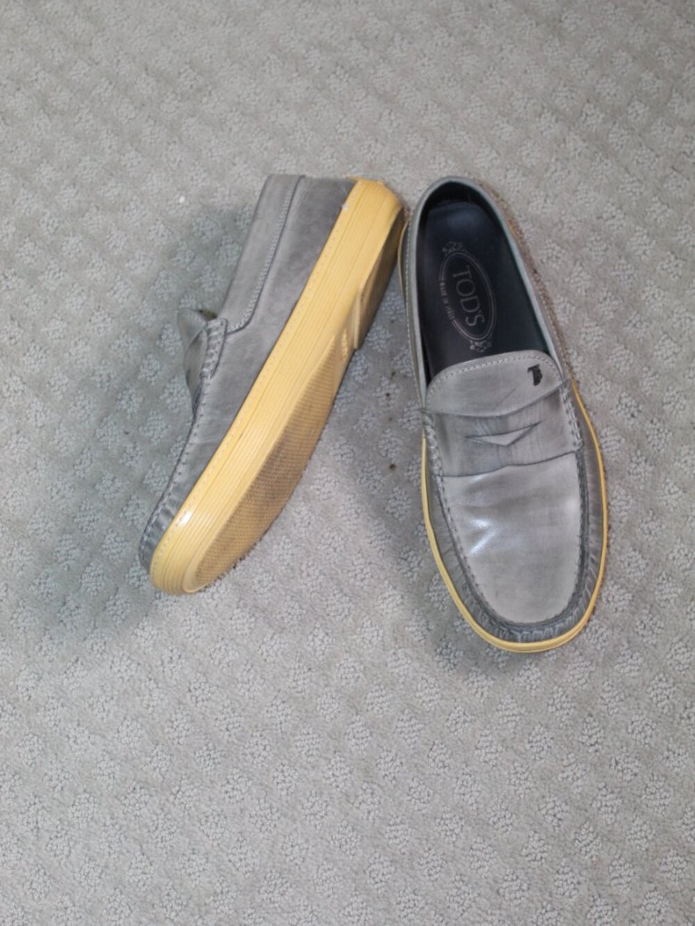Authentic Tod's Mens Gray Leather Moc Toe Slip-On Loafer Shoes Size 8